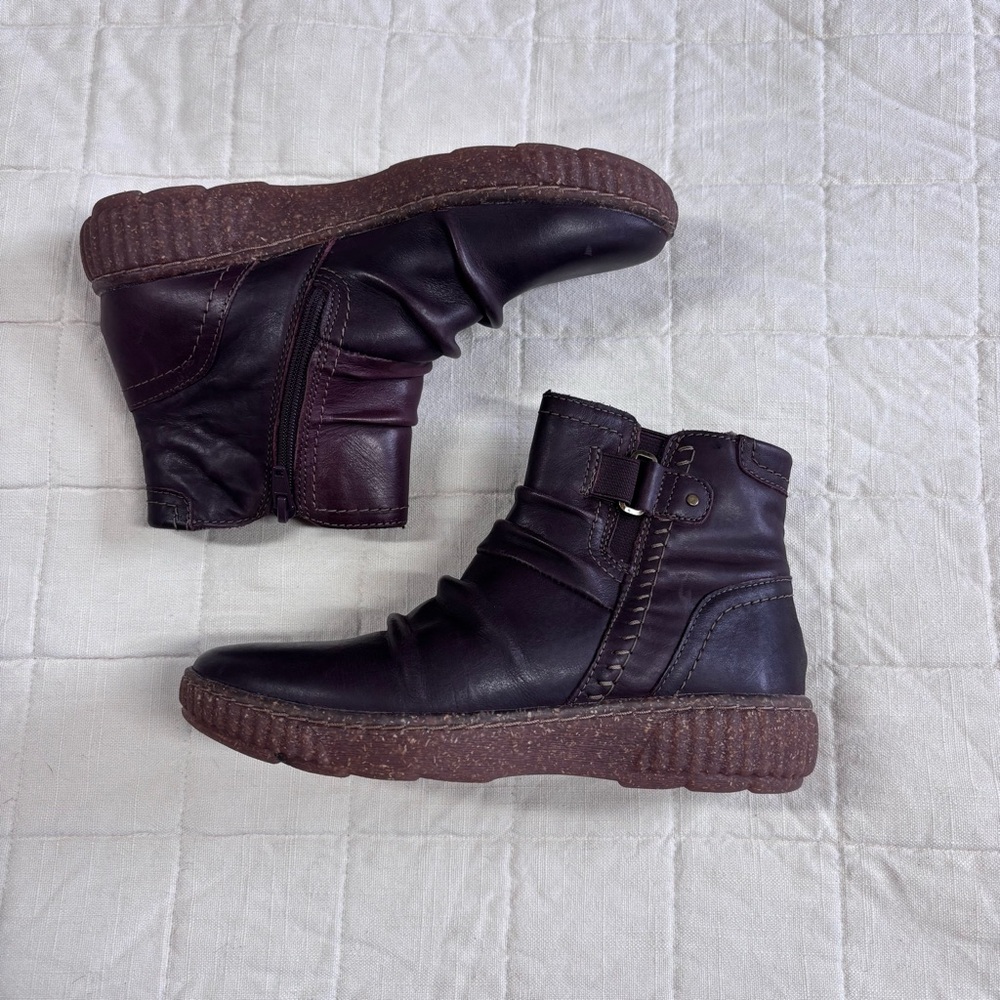 Clarks Womens 5.5 Caroline Orchid Burgundy Leather Modern Casual Comfort Boot